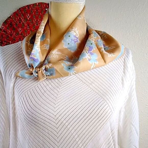Vintage Vera Neumann Scarf Size 22X22 Approximately main image 3